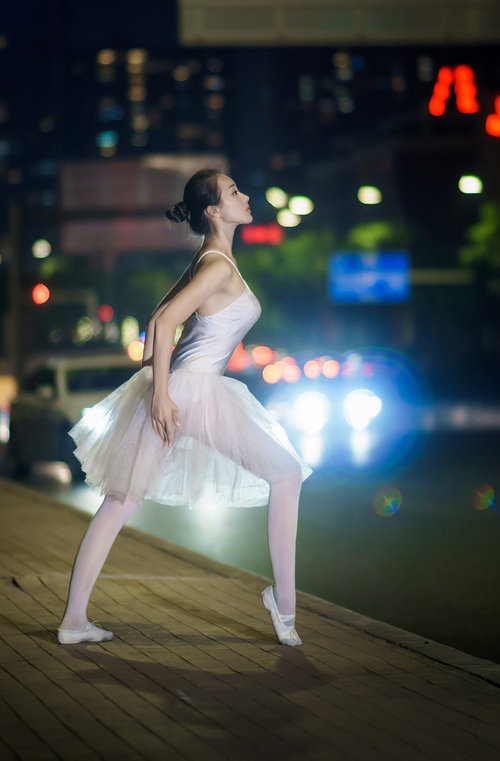 东方视角下的关键战，一场非典型的体育与心理博弈