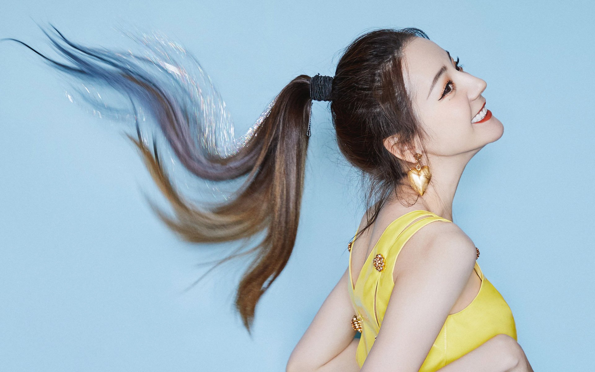 武切维奇三分雨浇灭字母哥，爵士绝地反击过关雄鹿