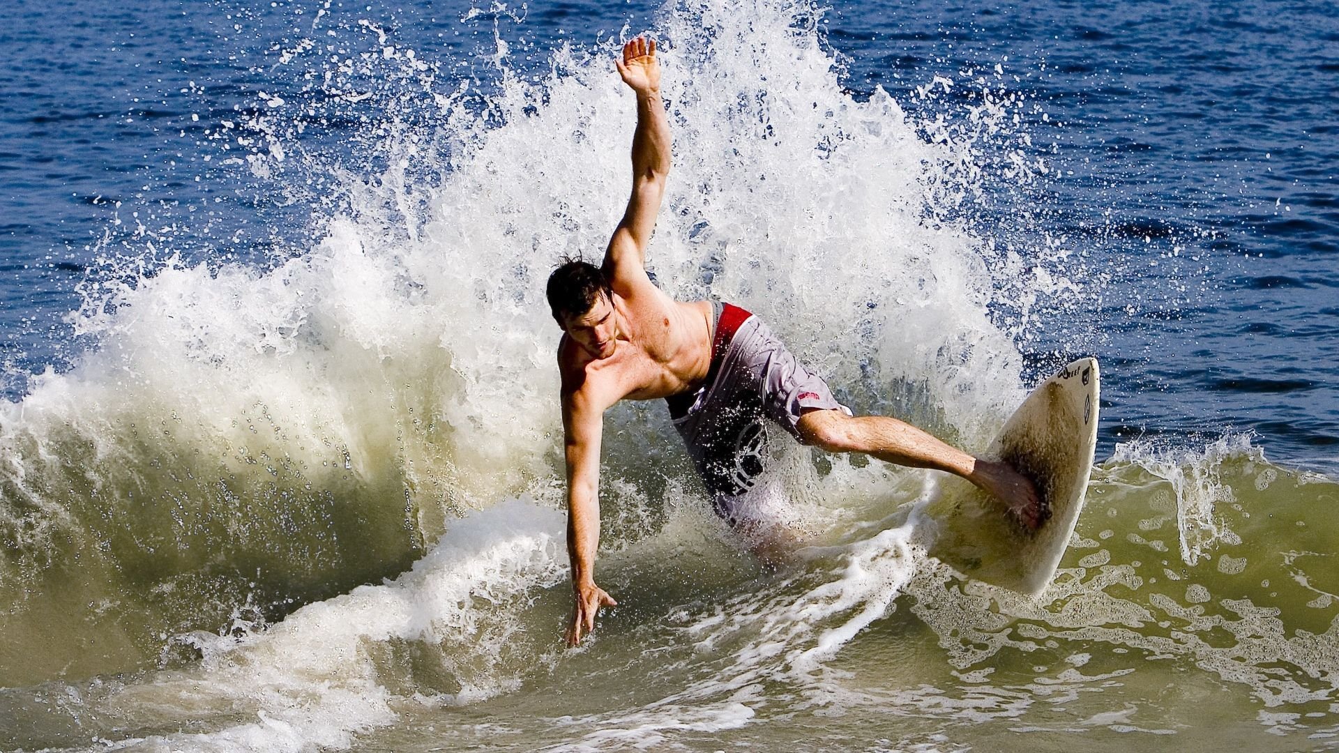 开云体育APP下载-围场铁闸，戈贝尔式的防守如何主导F1年度争冠之夜